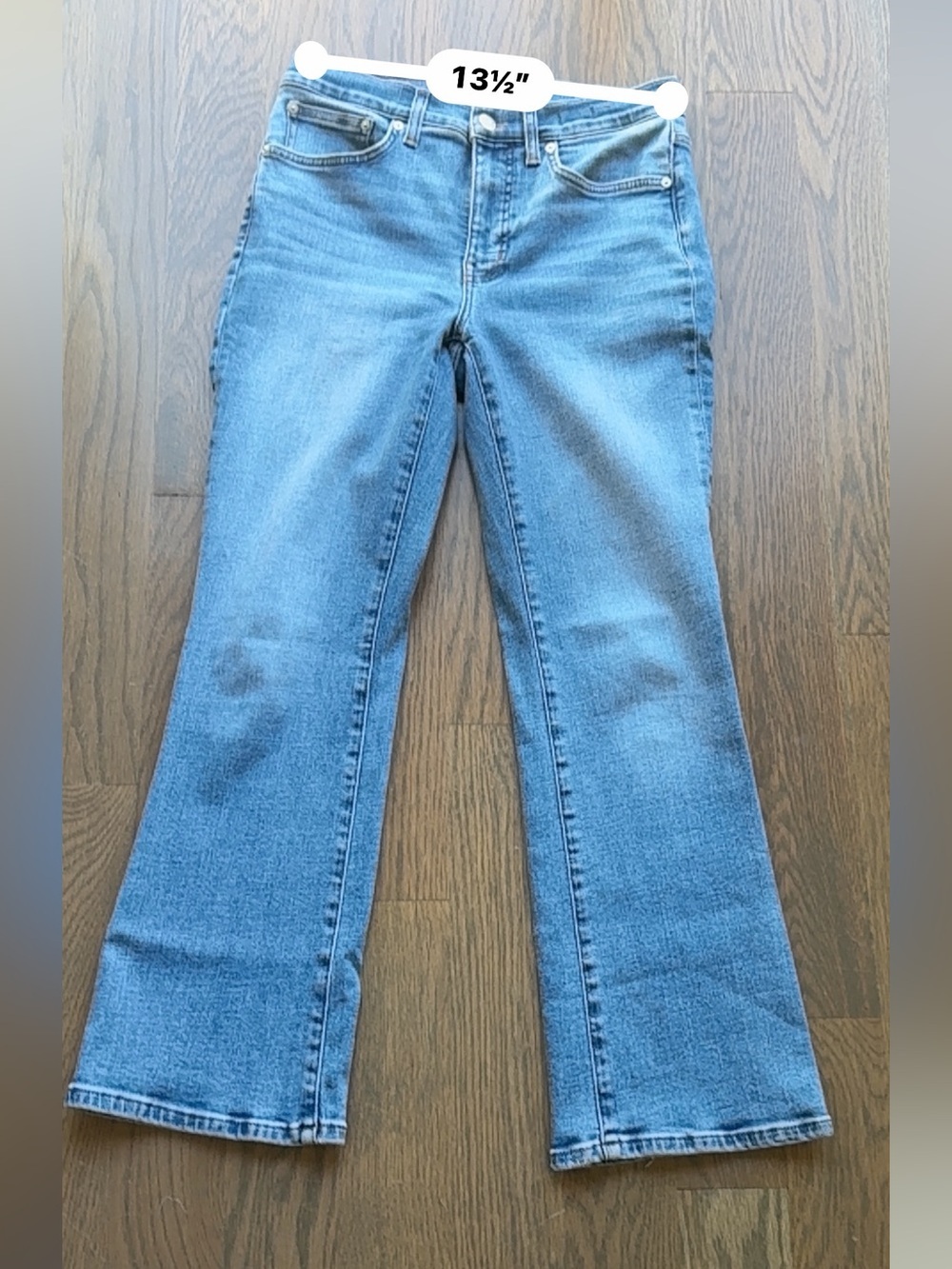 Madewell Mid Rise Kick out
Women's Boot Cut Kick Flare Jeans
Sz 28 - Picture 6 of 9